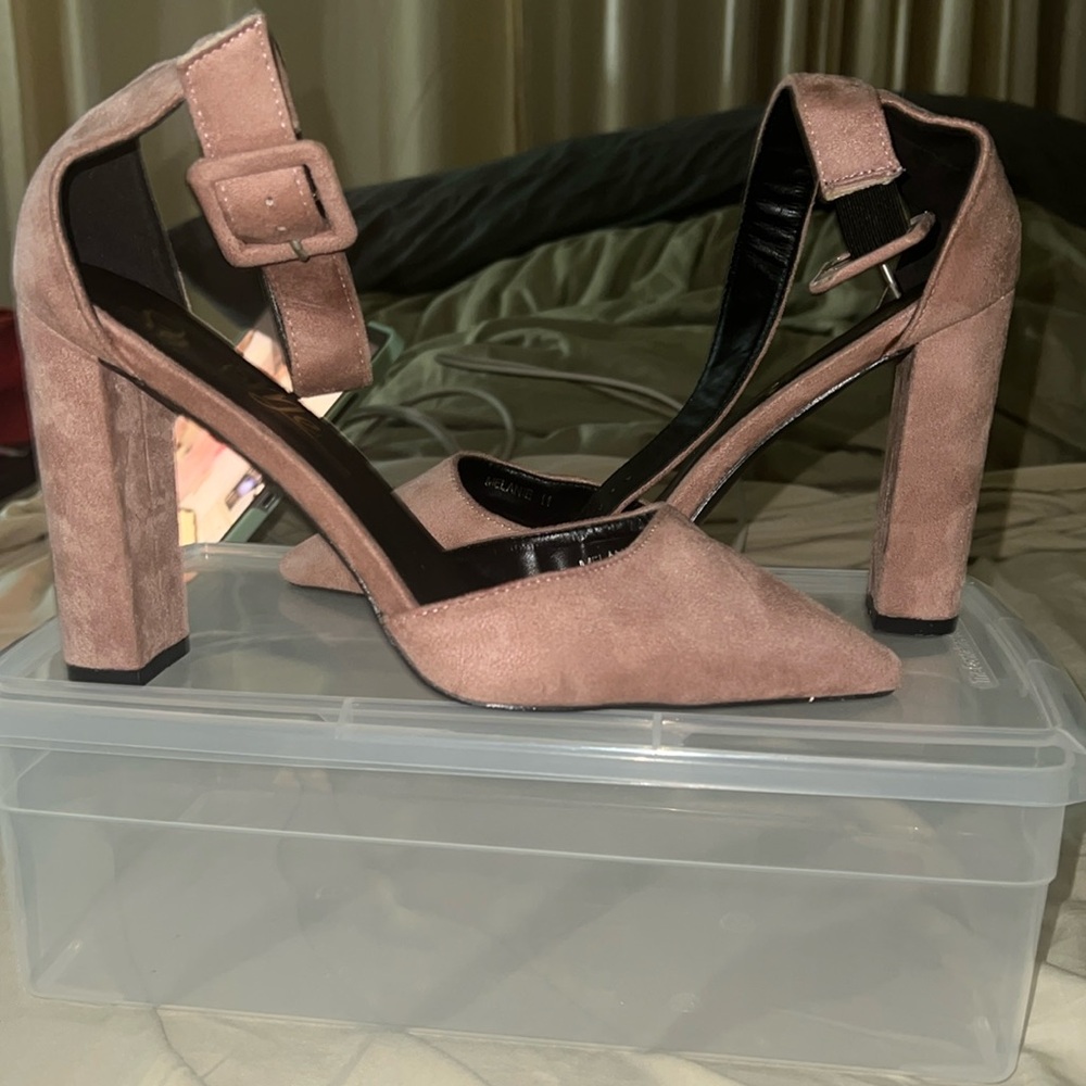 Mauve Peep-toe Block Heel